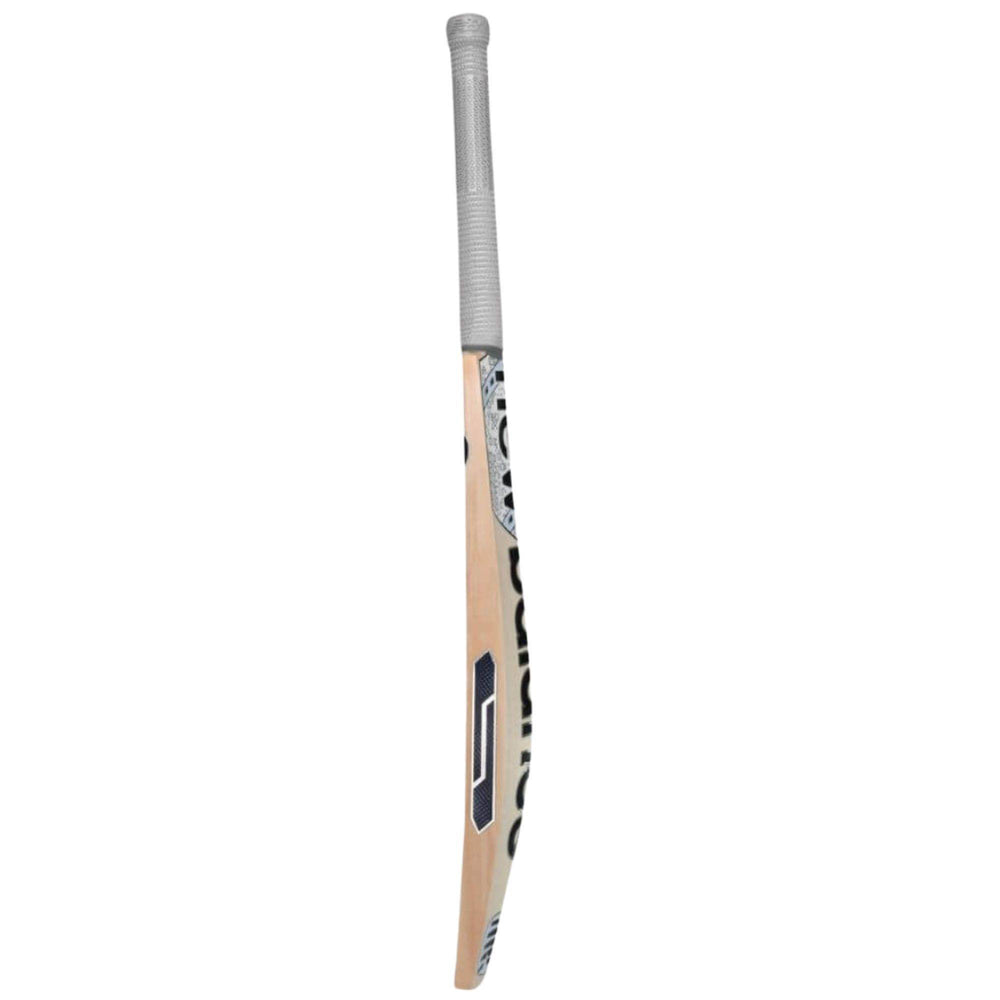 New Balance TC 900 i MAX Cricket Bat | Premium 3A English Willow, Straight Grains, Lightweight Pickup, Power Play, With Padded Cover - Best Price online Prokicksports.com