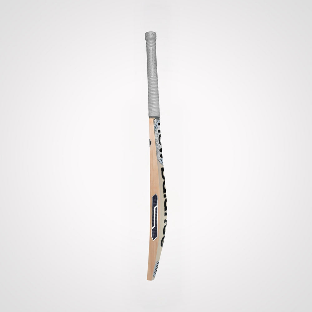 New Balance TC 700i Max English Willow Cricket Bat – Lightweight, Broad Blade Professional Bat for Leather Ball Cricket and Club-Level Matches - Best Price online Prokicksports.com