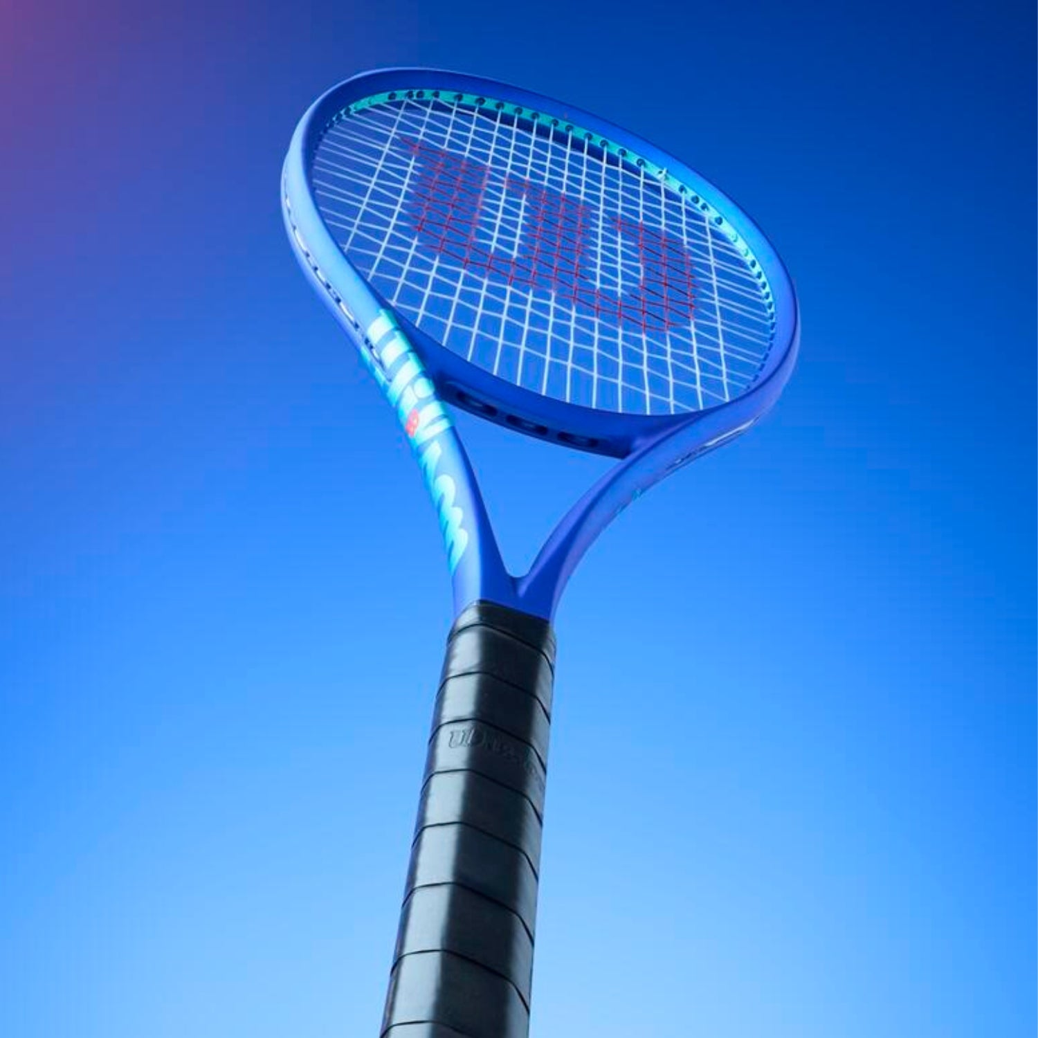 Wilson Ultra 100L V5 FRM 3 Unstrung Tennis Racquet – Lightweight, Powerful & Stable Frame for Spin, Control and Comfort – Ideal for Intermediate Players - Best Price online Prokicksports.com