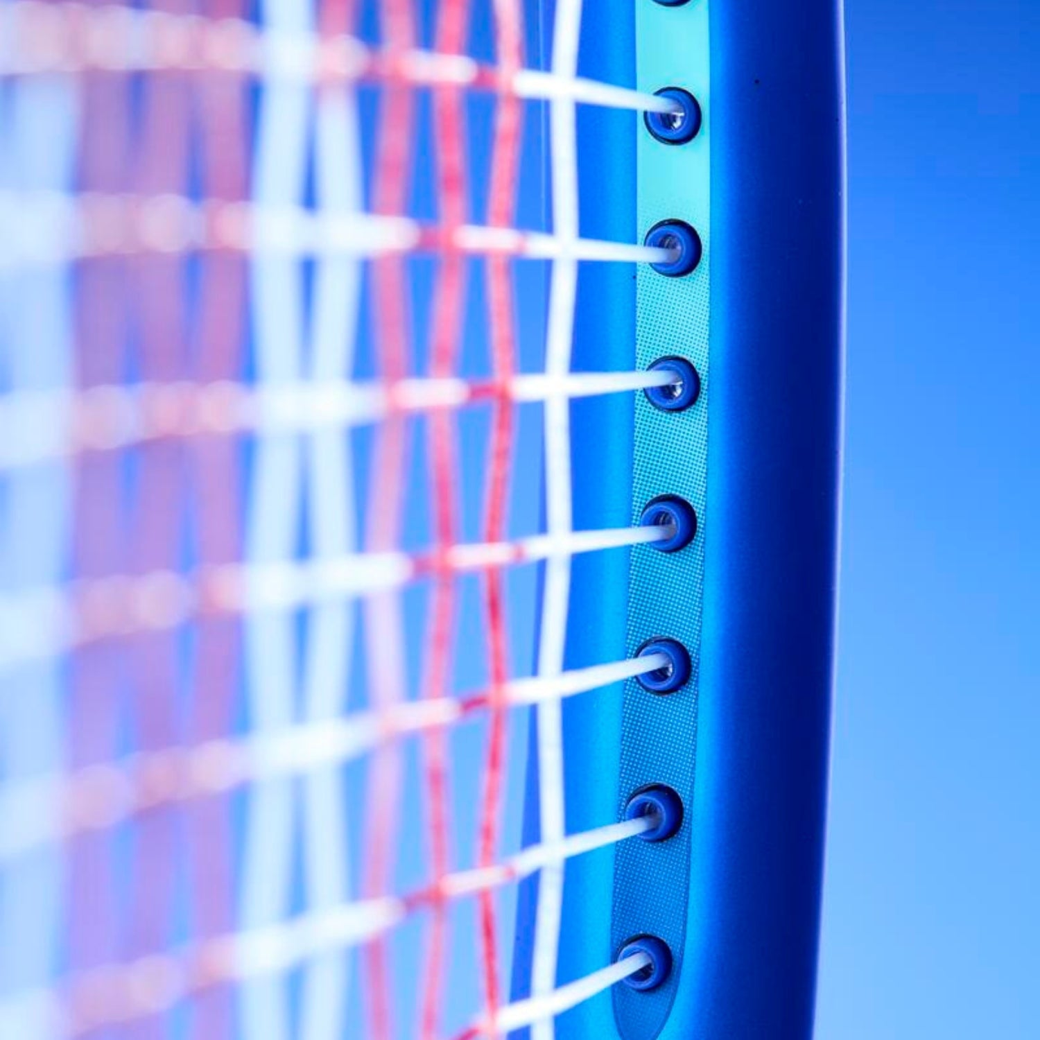 Wilson Ultra 100L V5 FRM 3 Unstrung Tennis Racquet – Lightweight, Powerful & Stable Frame for Spin, Control and Comfort – Ideal for Intermediate Players - Best Price online Prokicksports.com