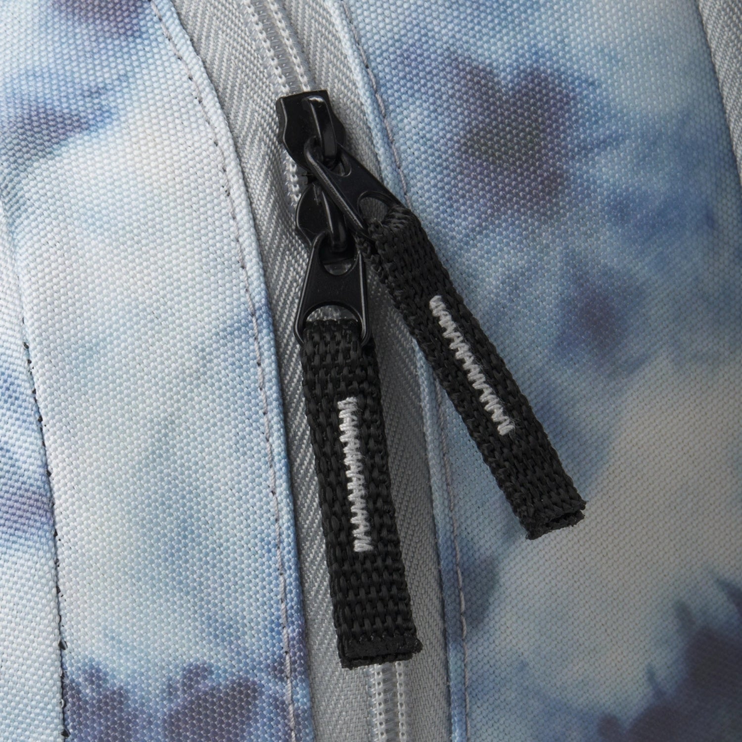 Wilson WR8030302001 Youth Backpack Grey | Durable Lightweight Sports Bag | Perfect for Tennis, School, Gear & Accessories | Stylish Youth Backpack - Best Price online Prokicksports.com