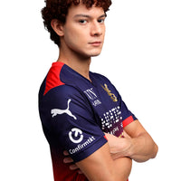 PUMA RCB Replica Jersey 2026 V-Neck T-Shirt for Men | dryCELL Sweat-Wicking Fabric with Lightweight Interlock Knit & Official Team Crest, Navy/Flame Scarlet - Best Price online Prokicksports.com
