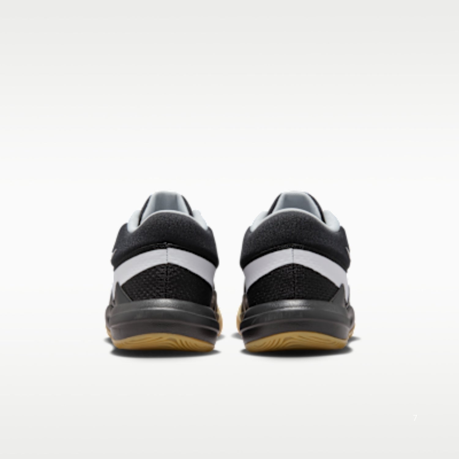 Nike Hyperquick FN4678 Indoor Court Shoes | Lightweight Volleyball & Badminton Training Shoes with Responsive Cushioning - Best Price online Prokicksports.com