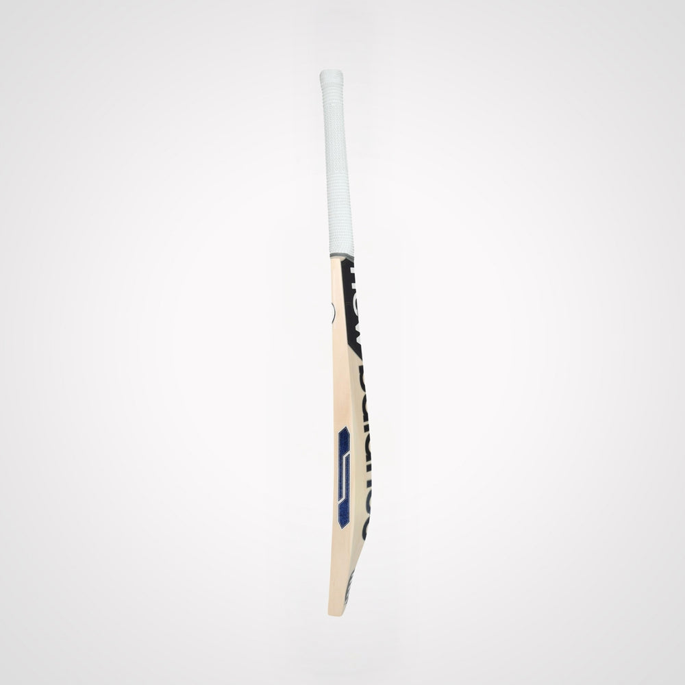 New Balance DC 700i PRO English Willow Cricket Bat – Lightweight, Powerful Bat for Leather Ball Cricket, Professional & Club-Level Matches - Best Price online Prokicksports.com