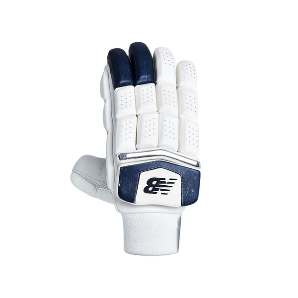 New Balance DC 8i Right-Hand Batting Gloves – White/Black Lightweight Cricket Gloves for Grip, Comfort & Hand Protection
