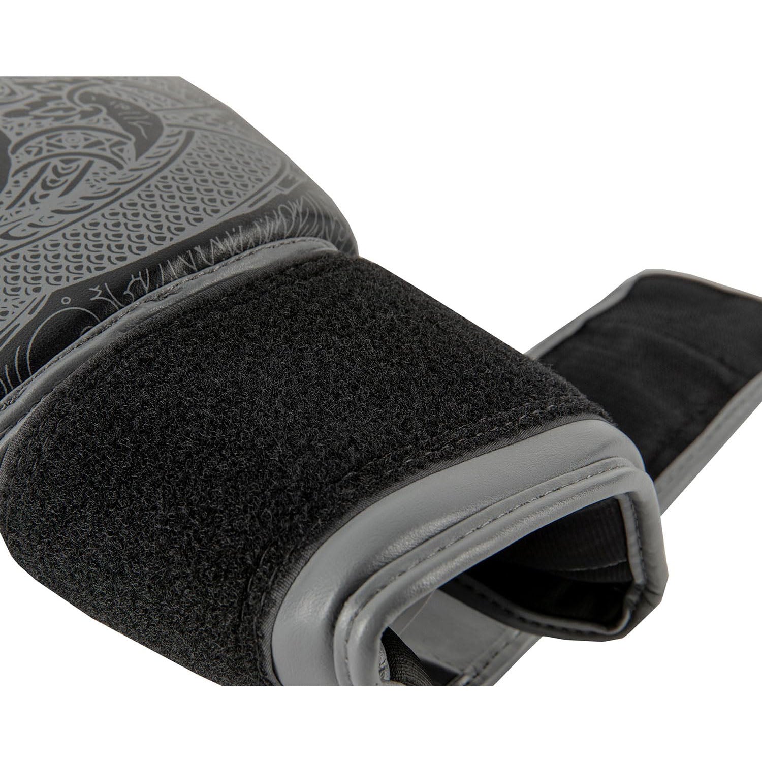 UFC Thai Naga Training Gloves – Muay Thai & MMA Gloves with Wrist Support & Shock-Absorbing Padding - Best Price online Prokicksports.com