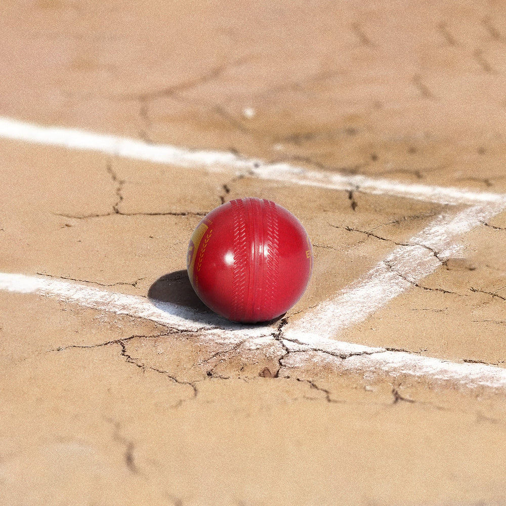 SG Everlast Tec Synthetic Cricket Ball - image 4